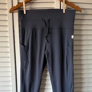 Vuori Daily Pocket Legging, Gray